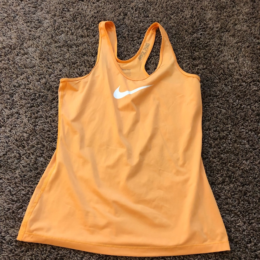 Nike pro tank top Size: Medium